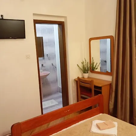 Rooms Helena Krk Town Exterior photo