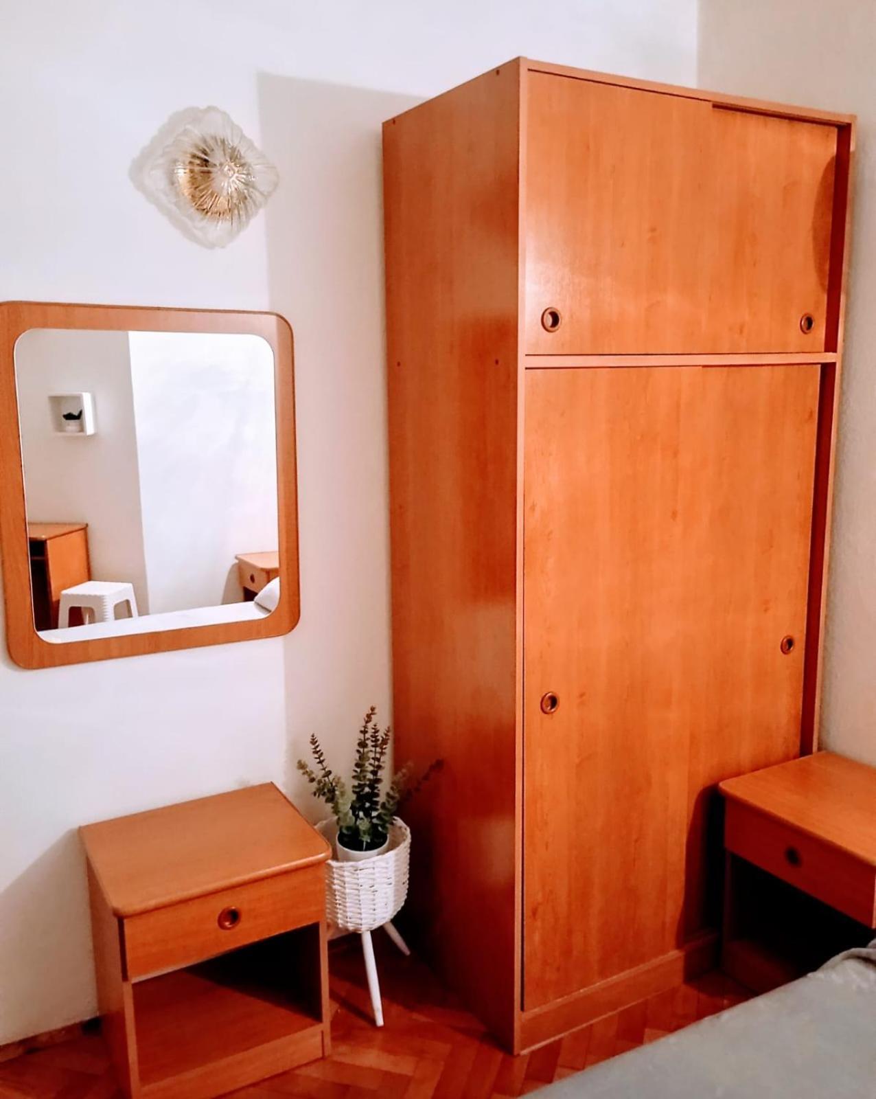Helena Apartment *